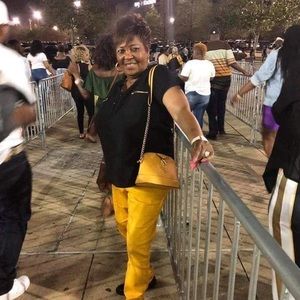 Meet your Posher, Gloria